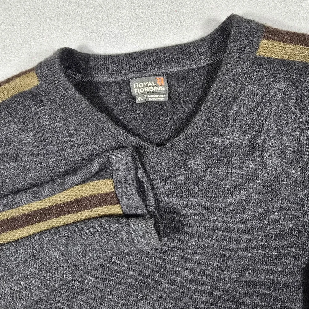 Royal Robbins Mens XL Gray Sweater V-Neck Wool Blend Striped Sleeve ROY-S26
